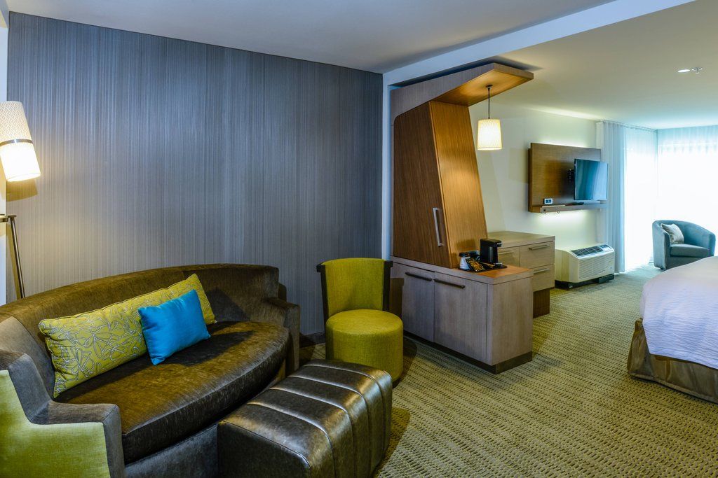 Courtyard By Marriott Lake Charles Bagian luar foto